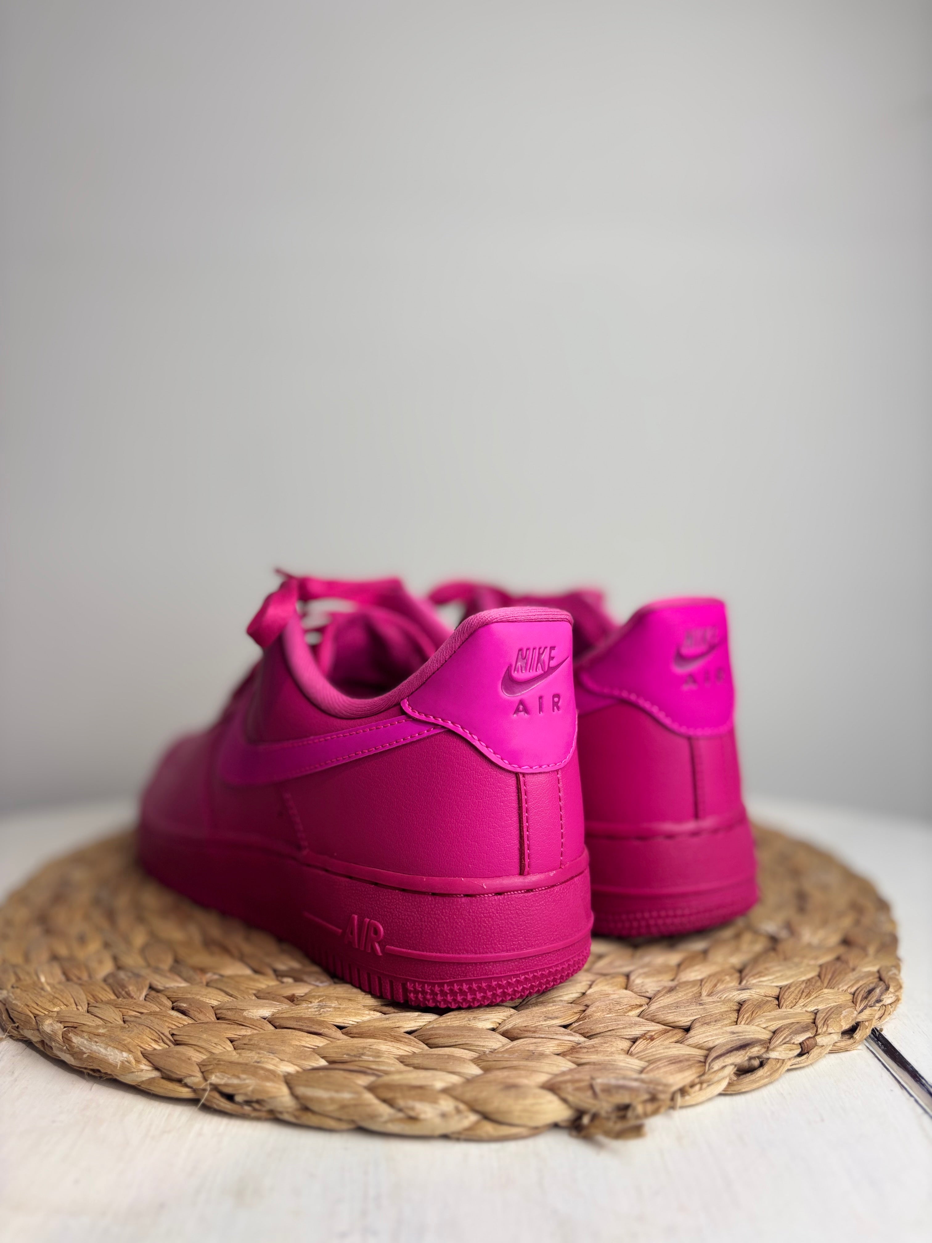 Nike Air Force 1 07' Fireberry Trainers