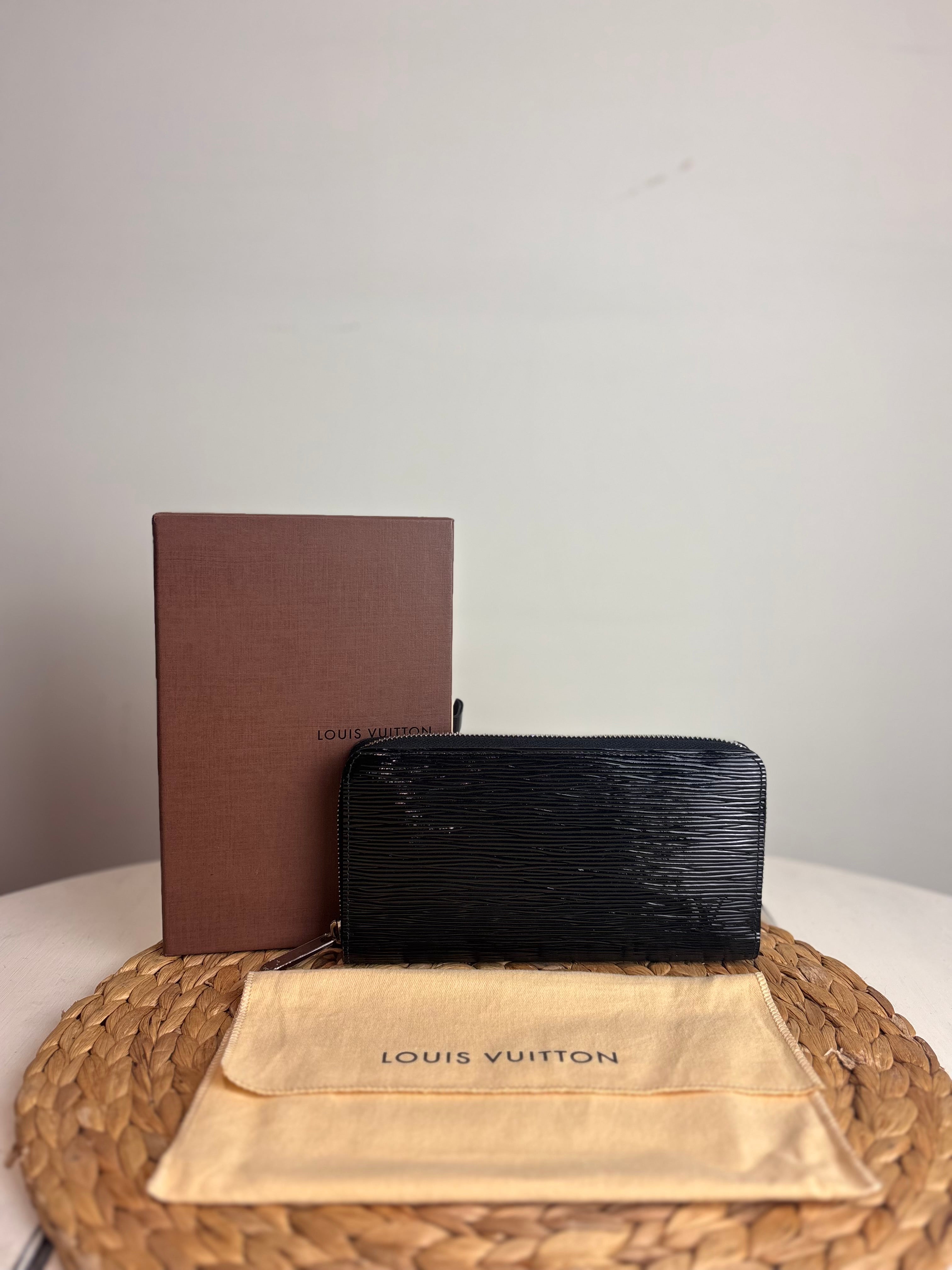 Louis Vuitton Zippy Wallet (Black Epi Leather)