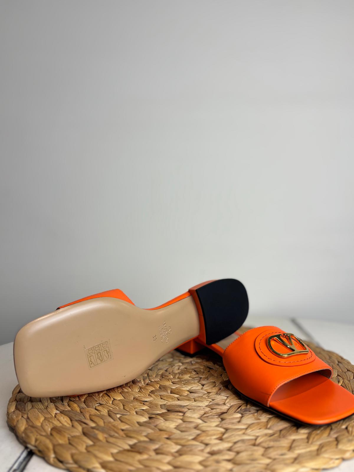 Valentino Garavani VLogo Signature Slides