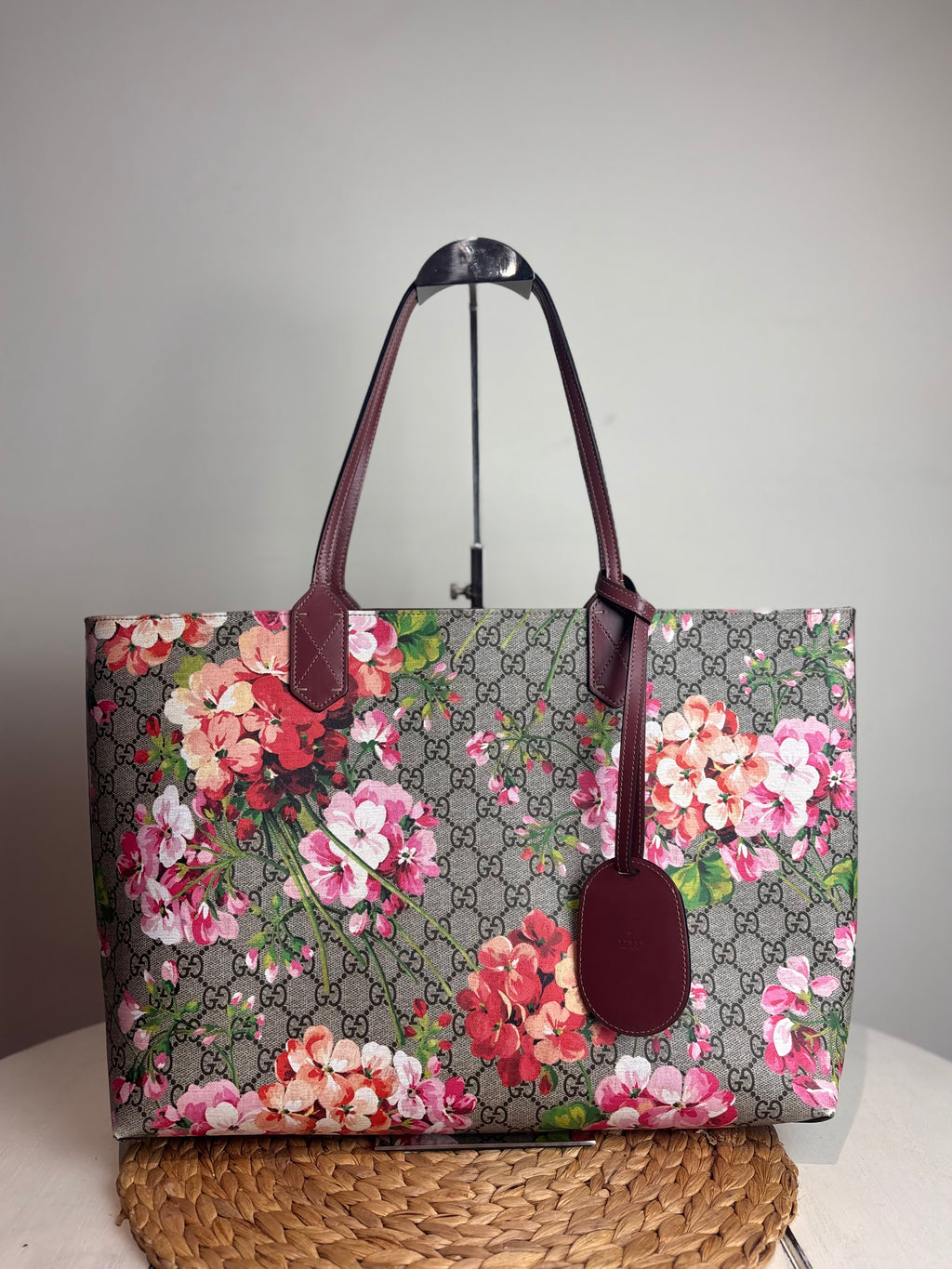GUCCI GG Supreme Blooms Print Reversible Tote