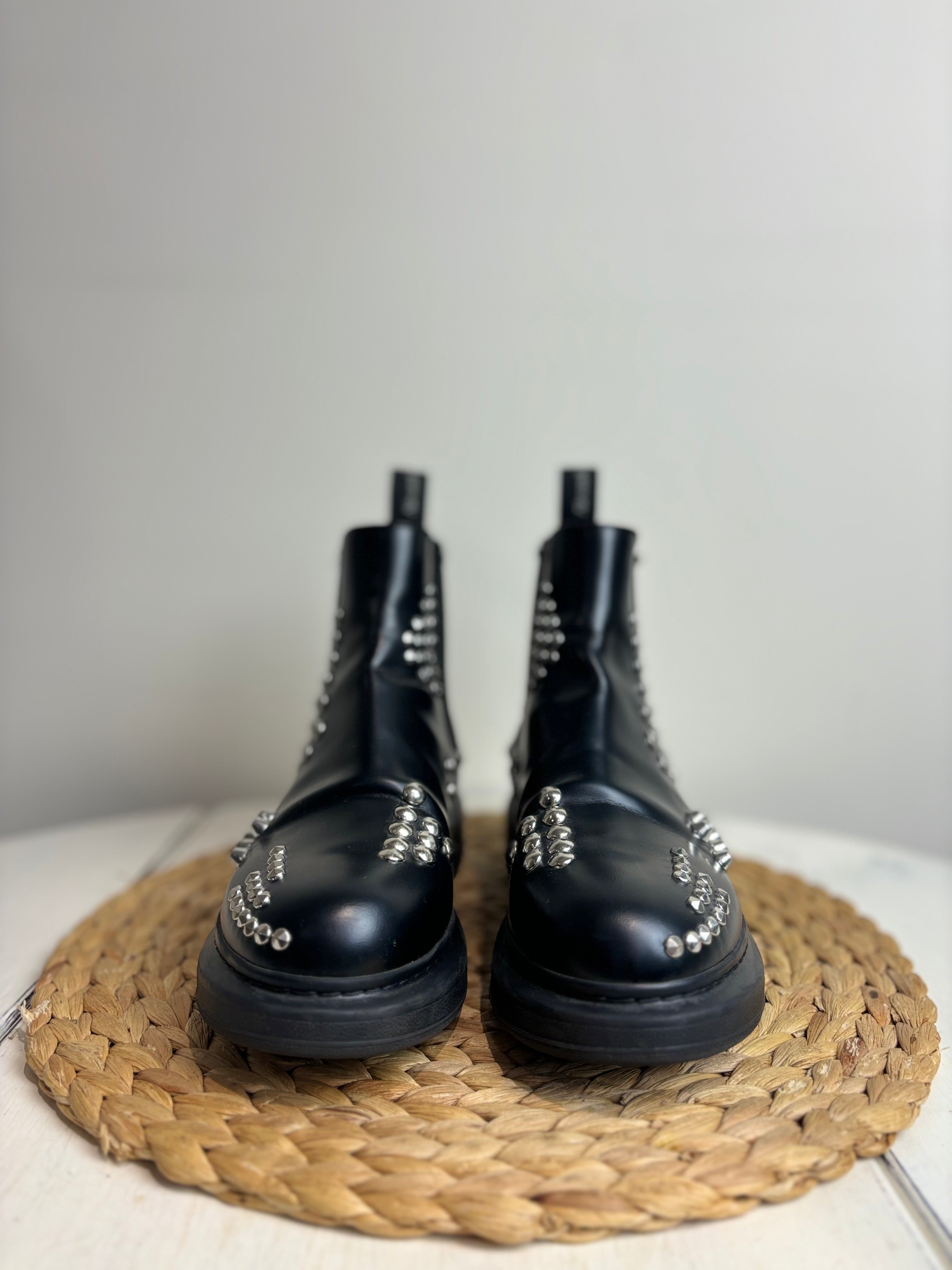 Alexander McQueen Studded Chelsea Boots