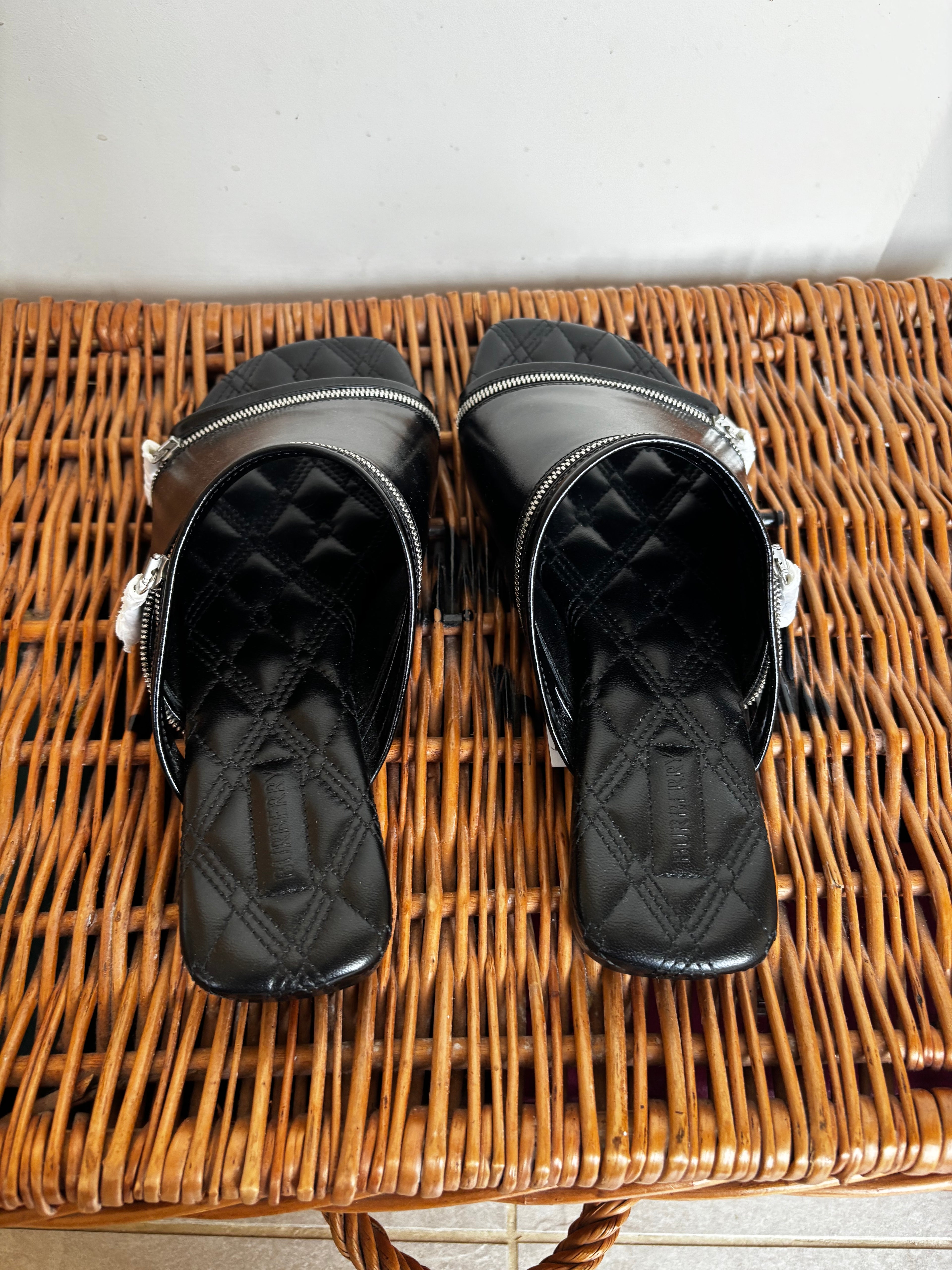 Burberry Black quilted Slides