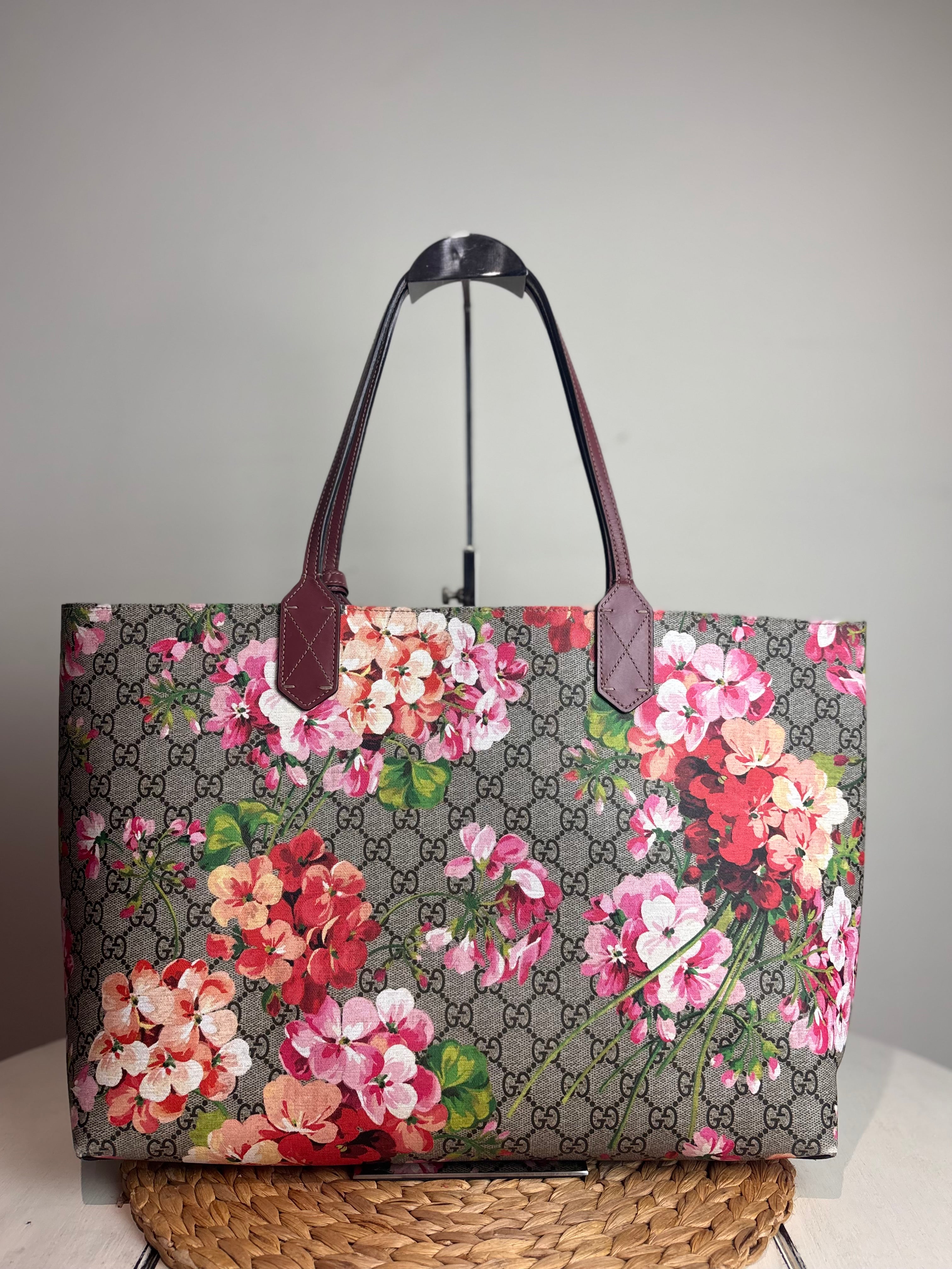GUCCI GG Supreme Blooms Print Reversible Tote