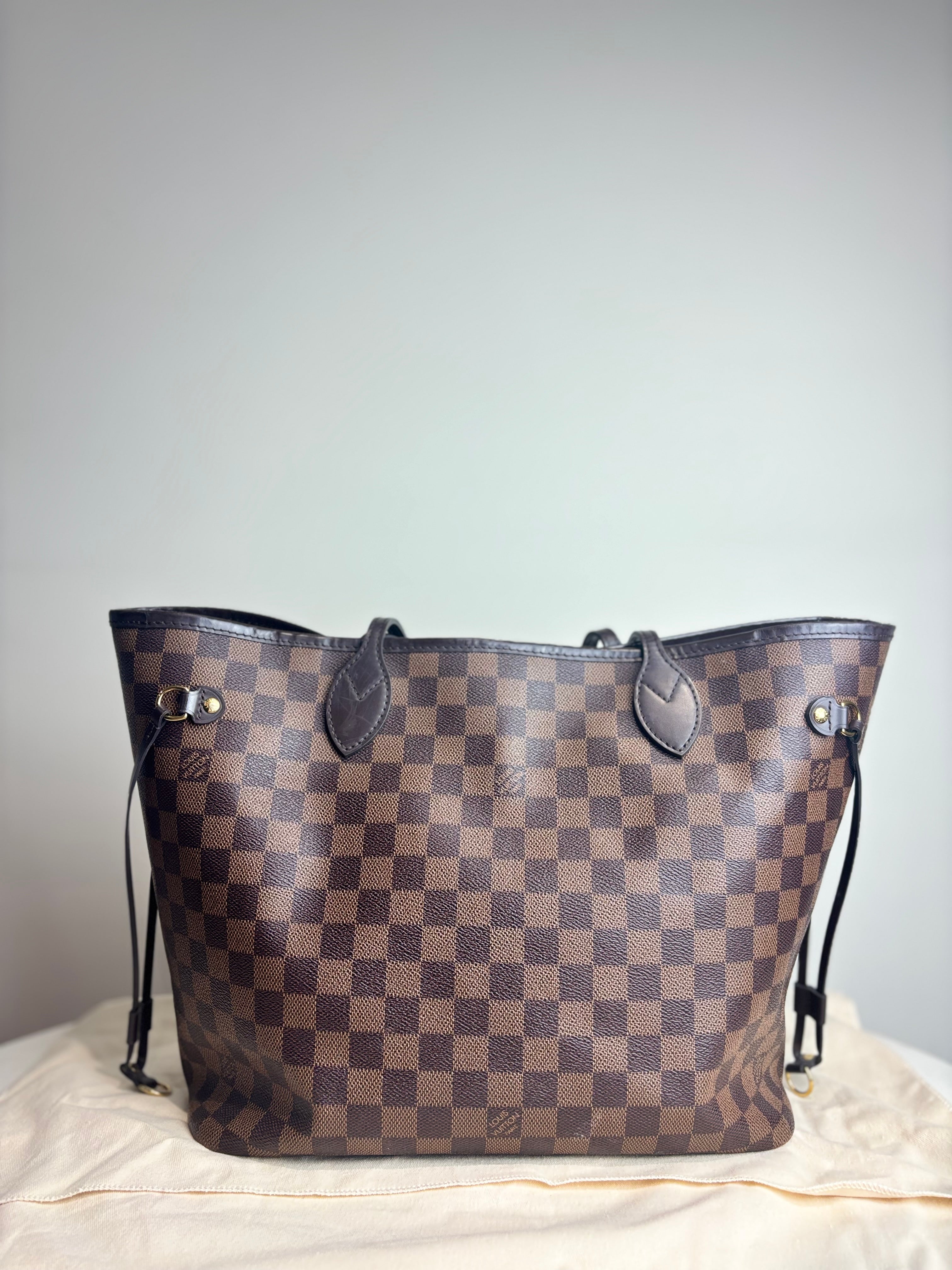 Louis Vuitton Neverfull MM Tote