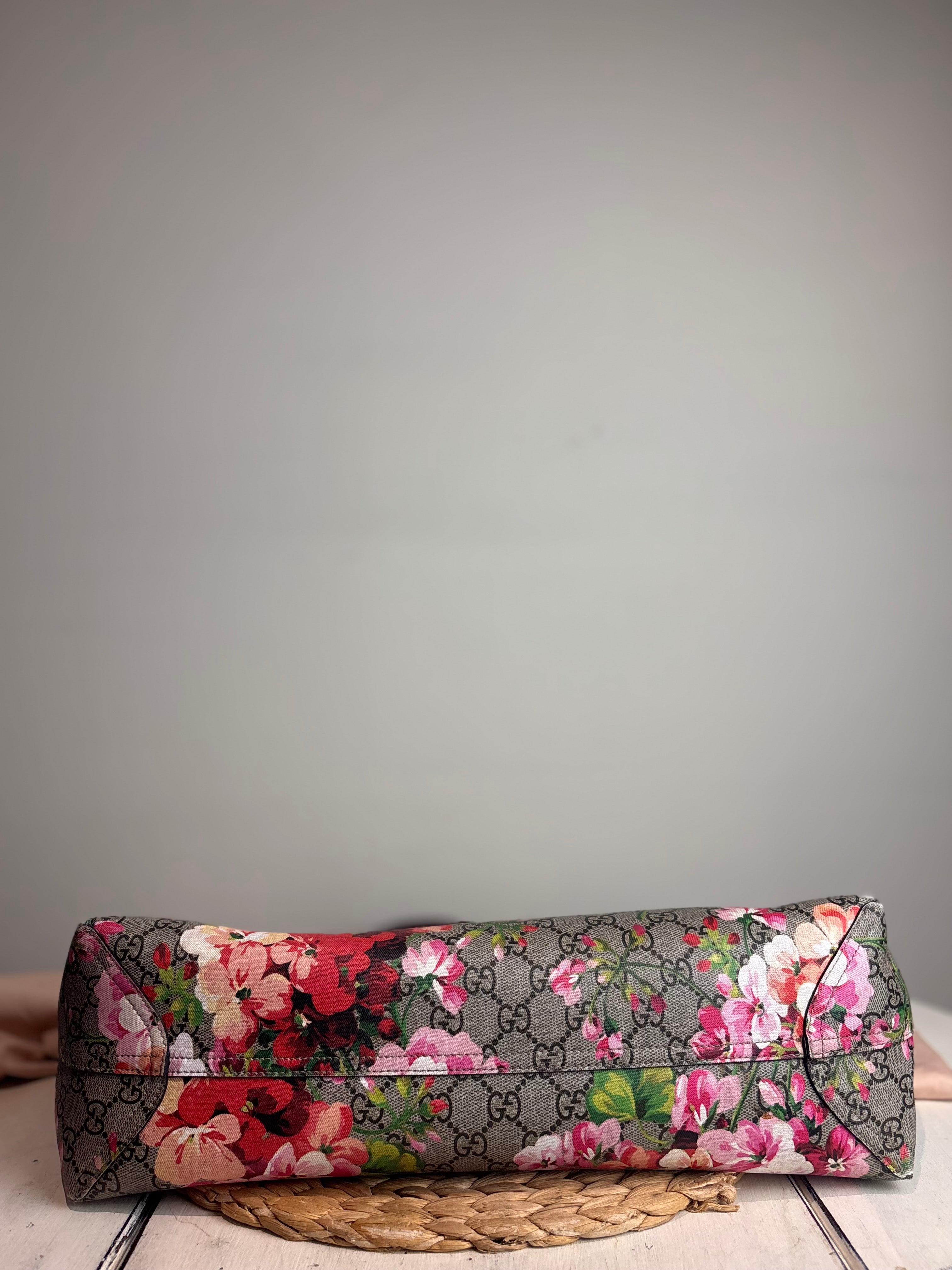 GUCCI GG Supreme Blooms Print Reversible Tote