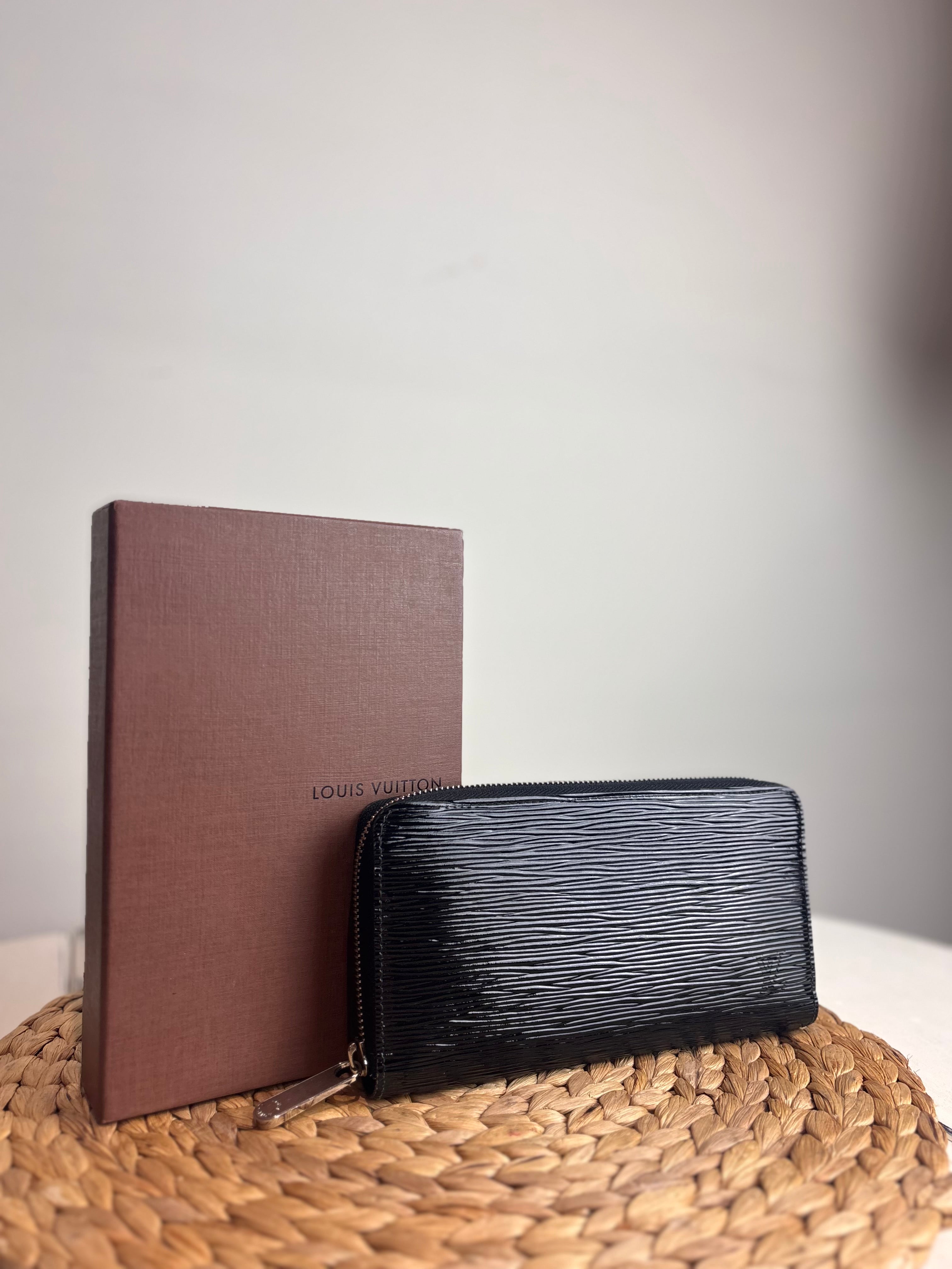 Louis Vuitton Zippy Wallet (Black Epi Leather)
