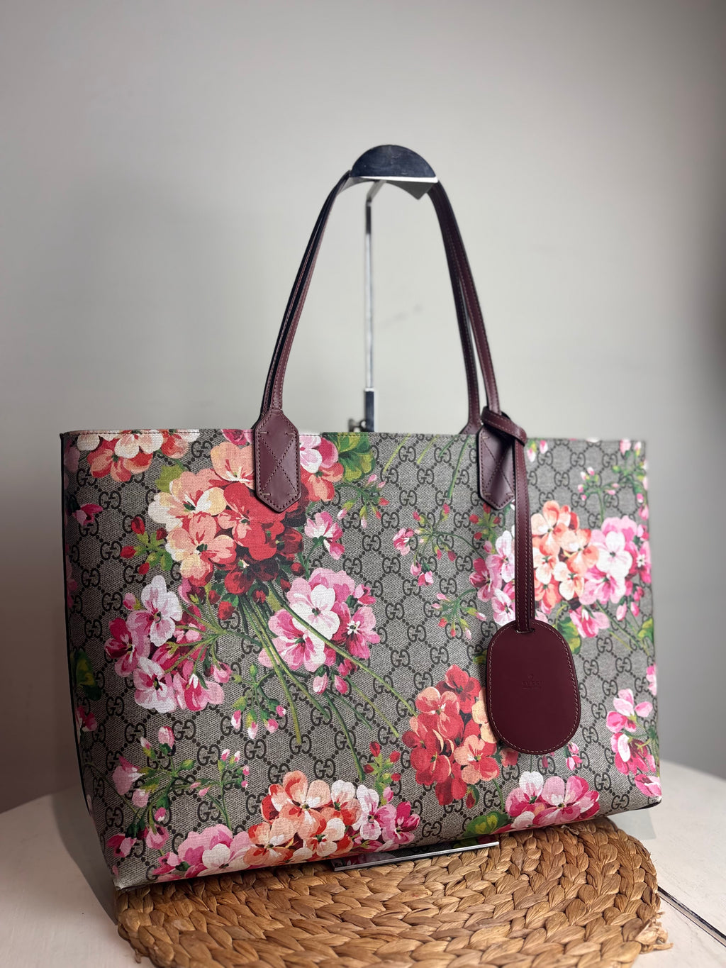 GUCCI GG Supreme Blooms Print Reversible Tote