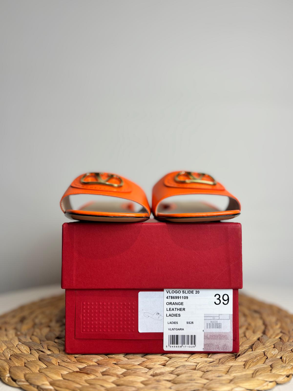 Valentino Garavani VLogo Signature Slides