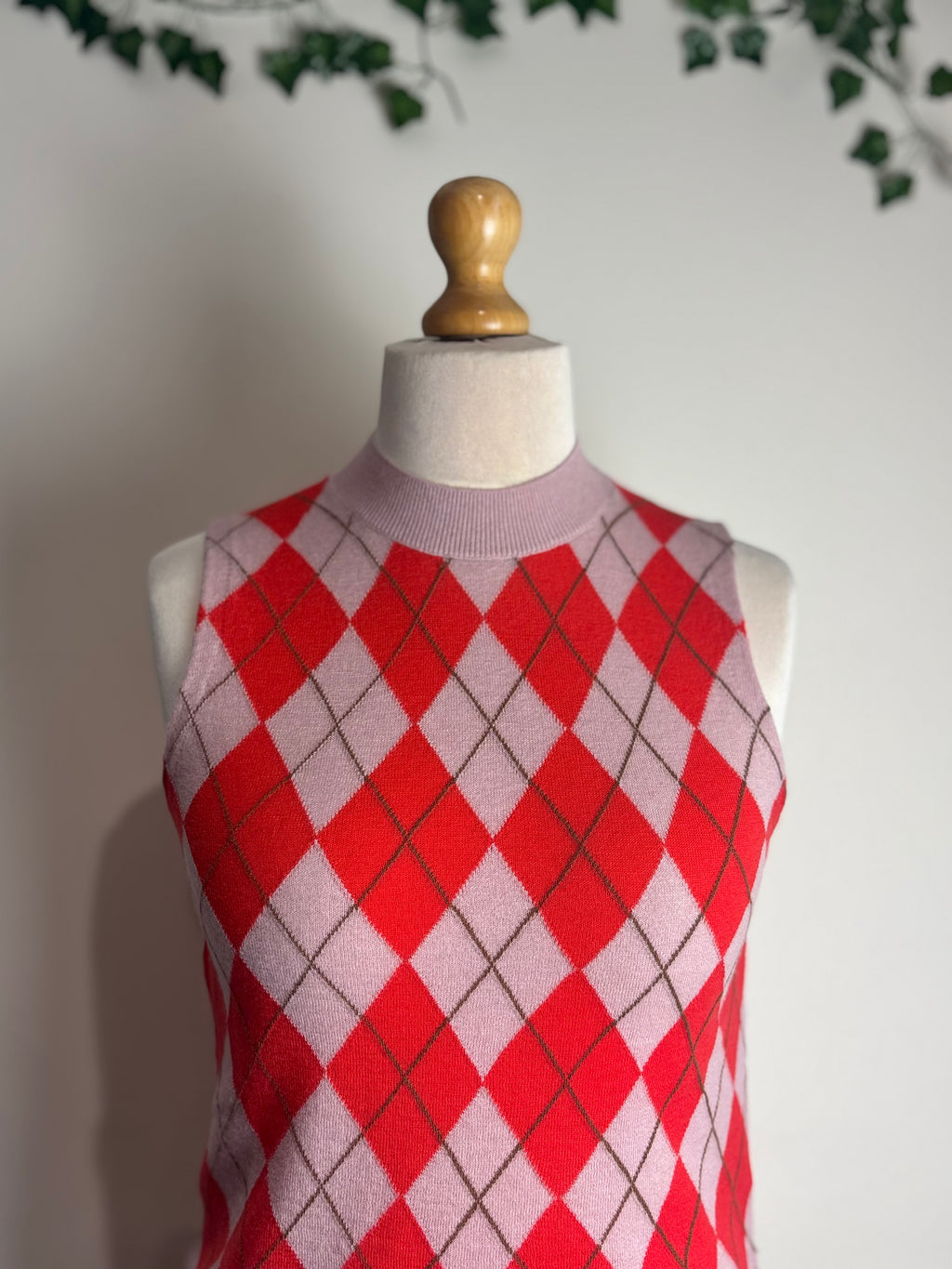 ME+EM Fine Argyle Slim Knit Vest