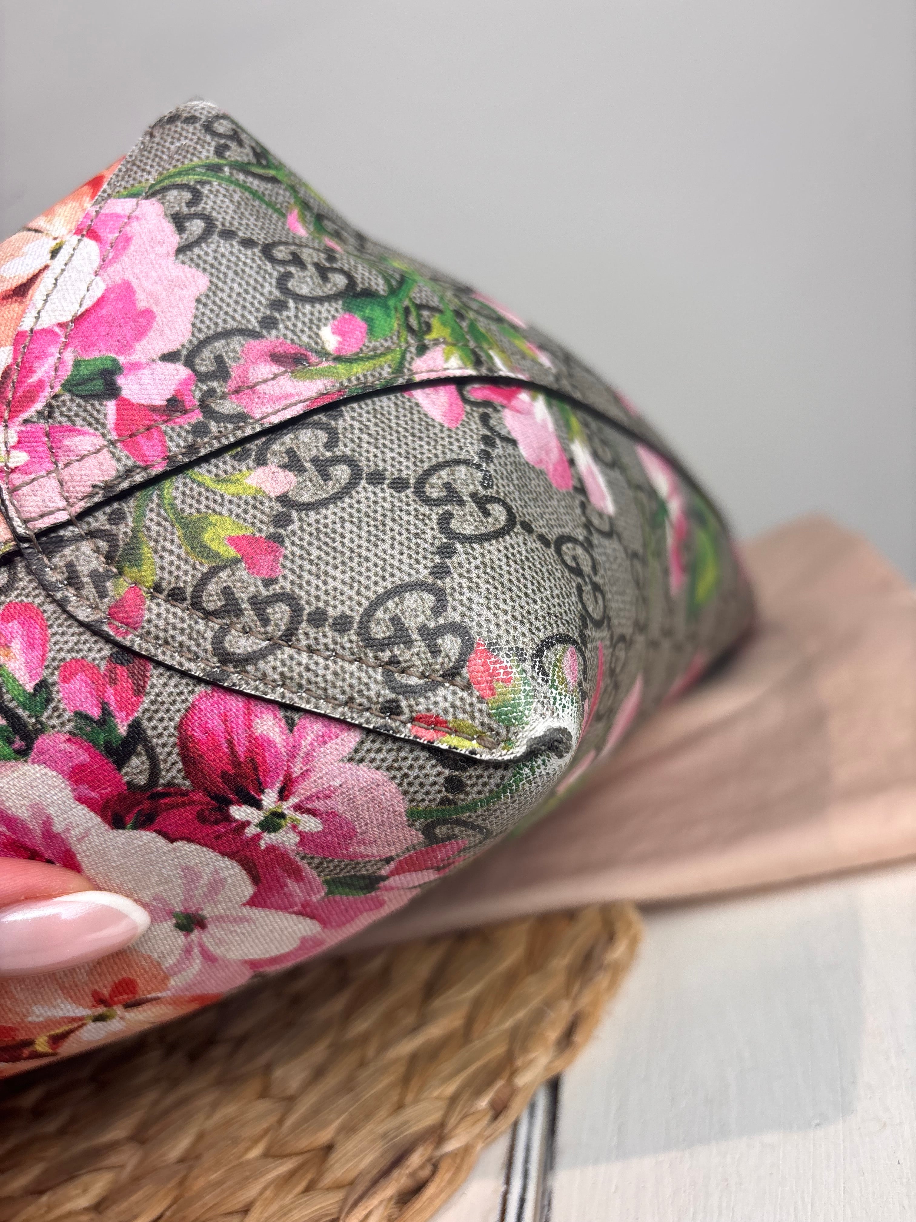 GUCCI GG Supreme Blooms Print Reversible Tote