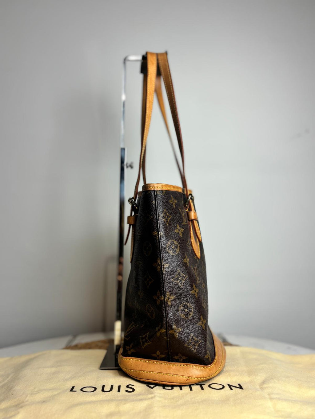 Louis Vuitton Vintage Petit 23 Bucket Bag