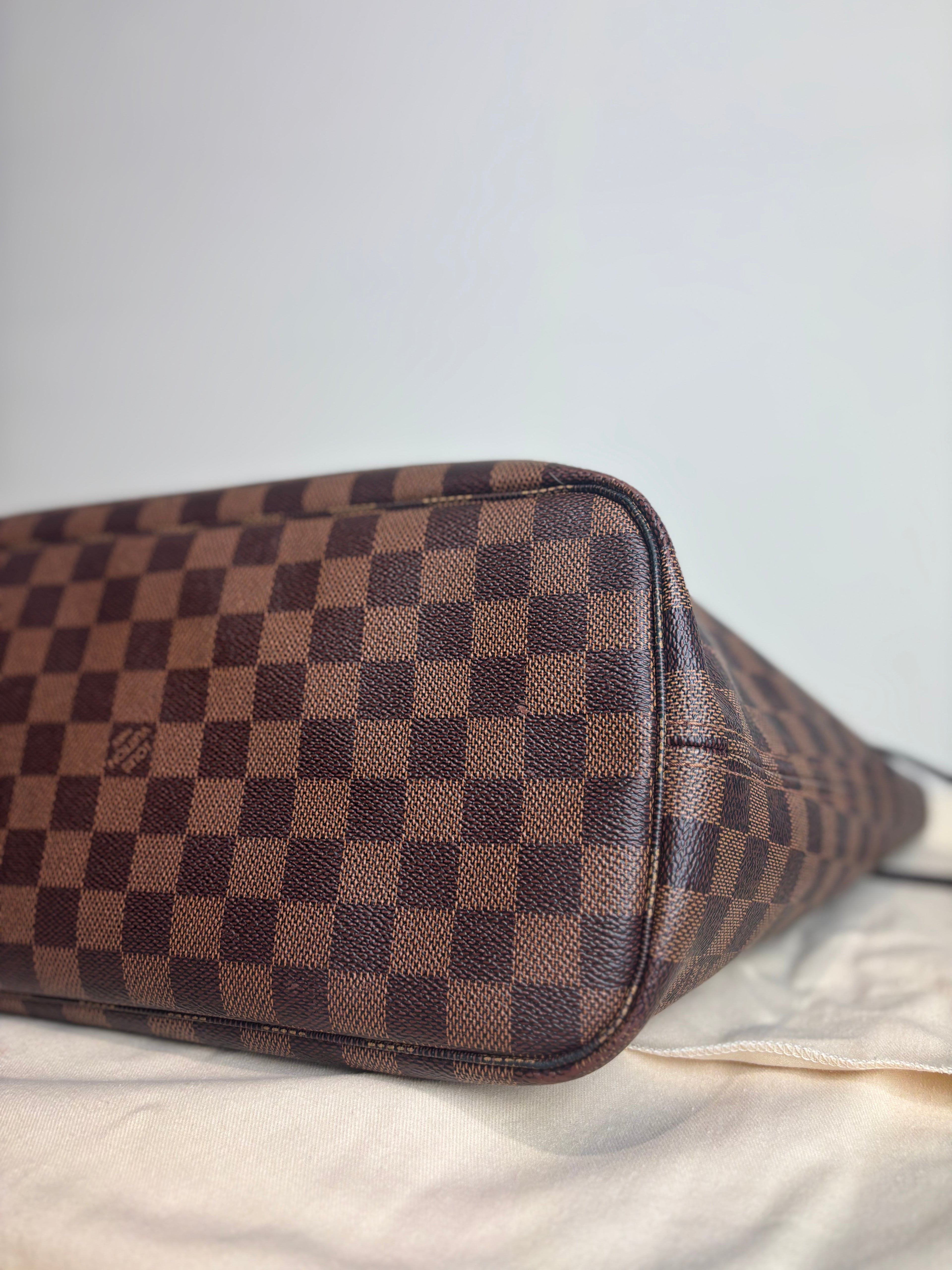 Louis Vuitton Neverfull MM Tote