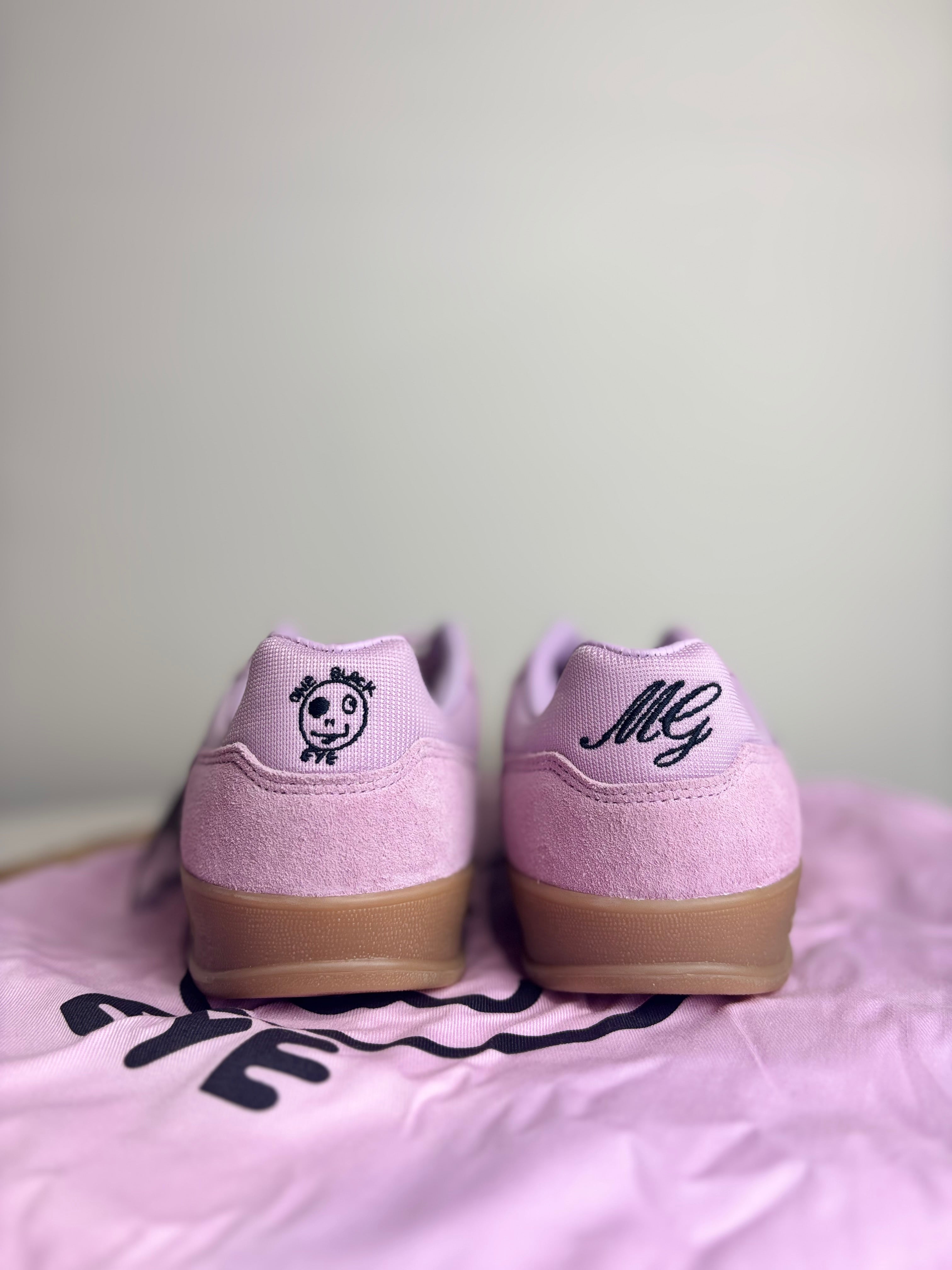 Adidas Gonz Aloha 'One Black Eye' Trainers